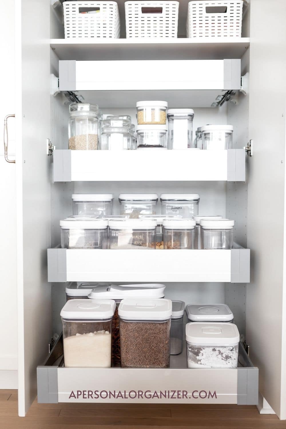 9 Reasons to Keep Your Pantry Organized