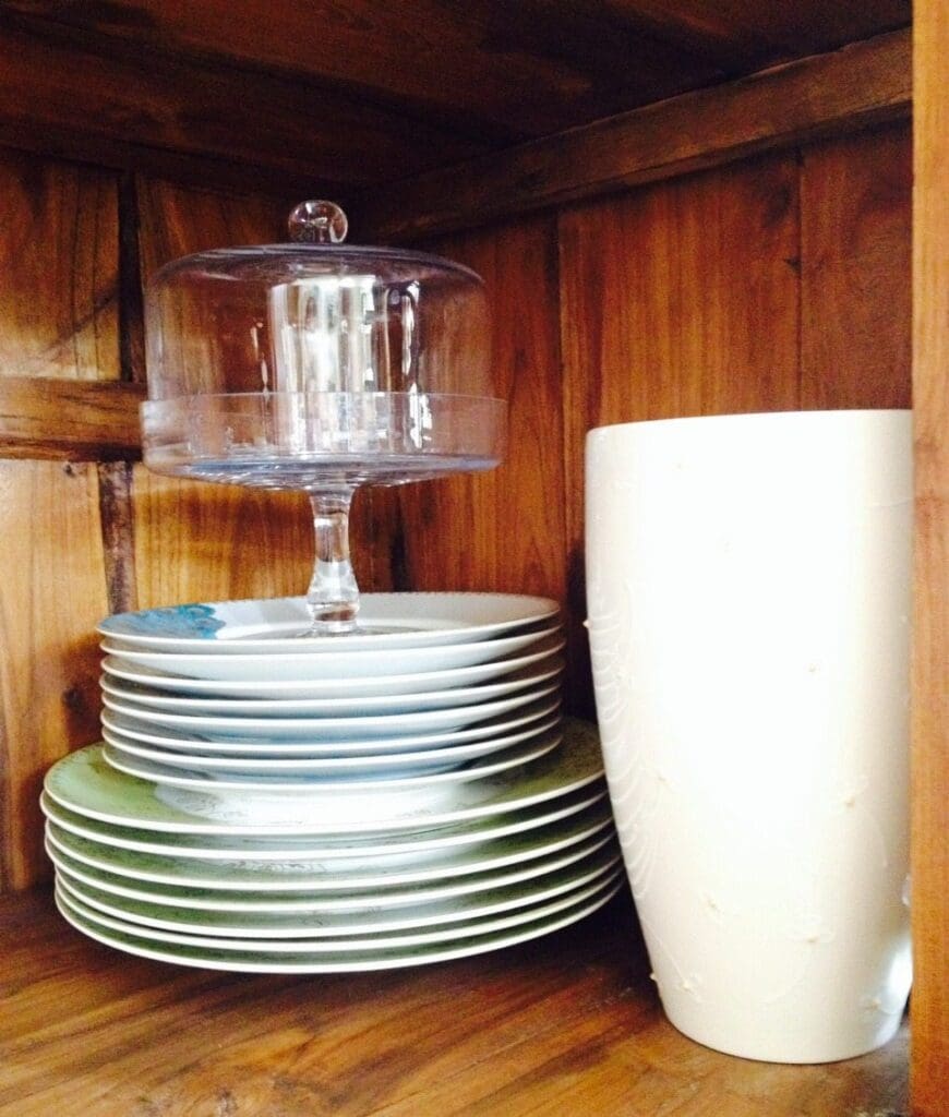 Tips to organize your china cabinet and arrange your china in the most beautiful ways.